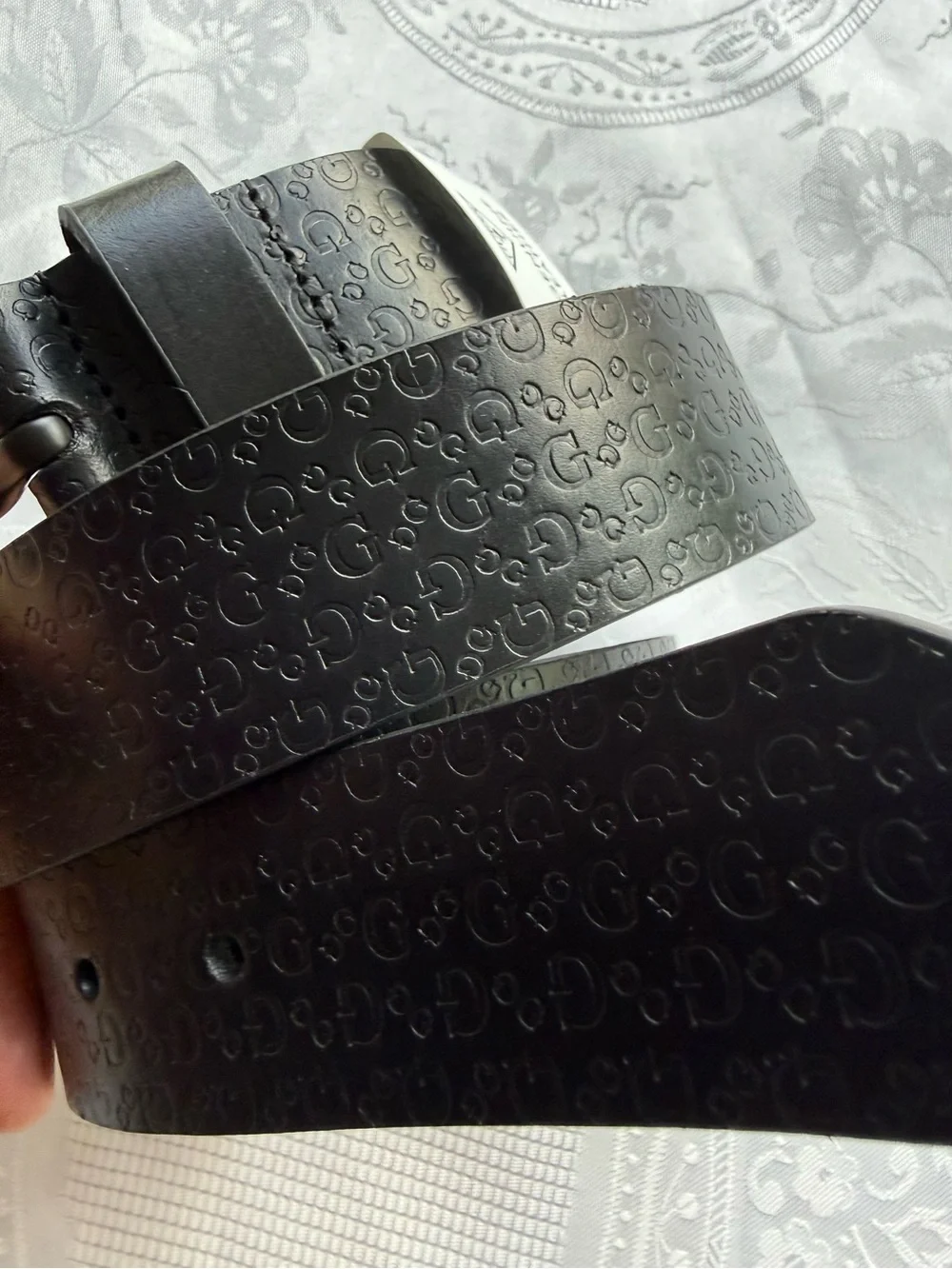 Guess Black Genuine Leather Belt Men's Size L Logo-Pattern Embossed Matte Buckle